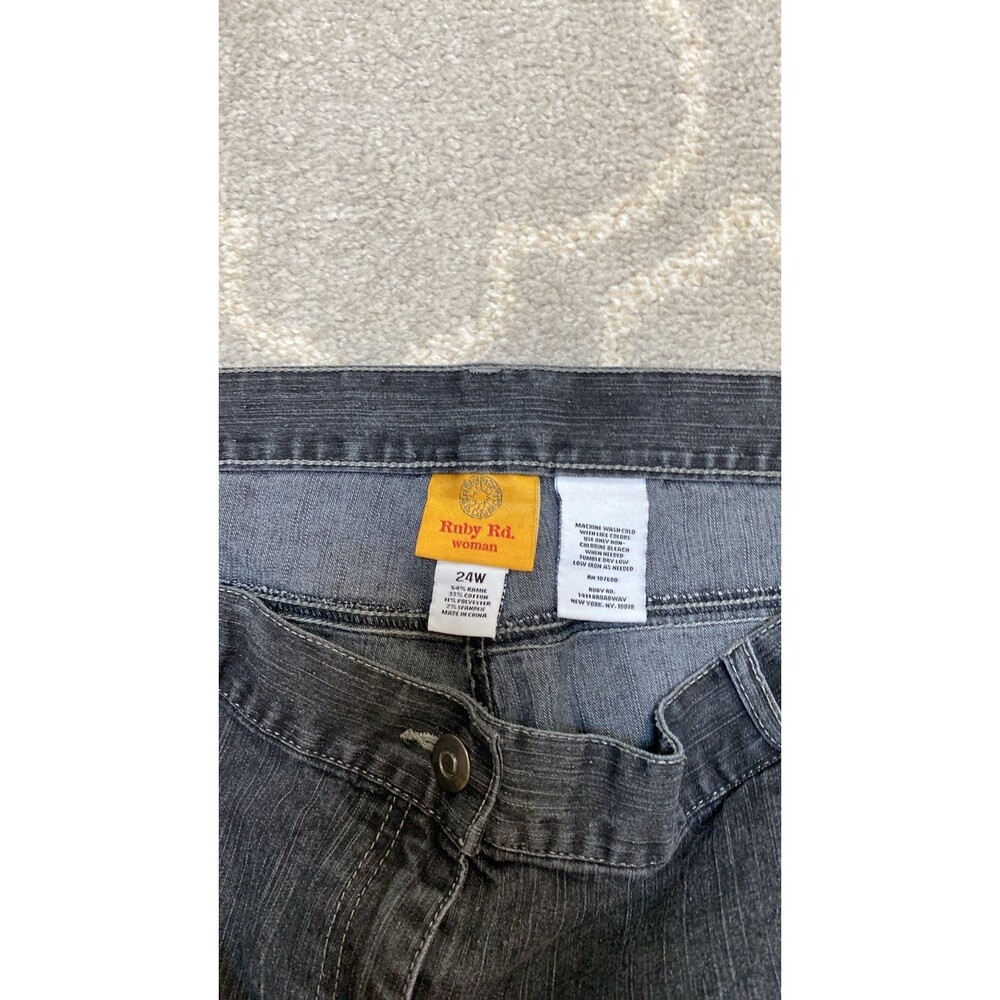 Ruby Rd. Cropped Ankle Zip Jeans 24 - Picture 2 of 5